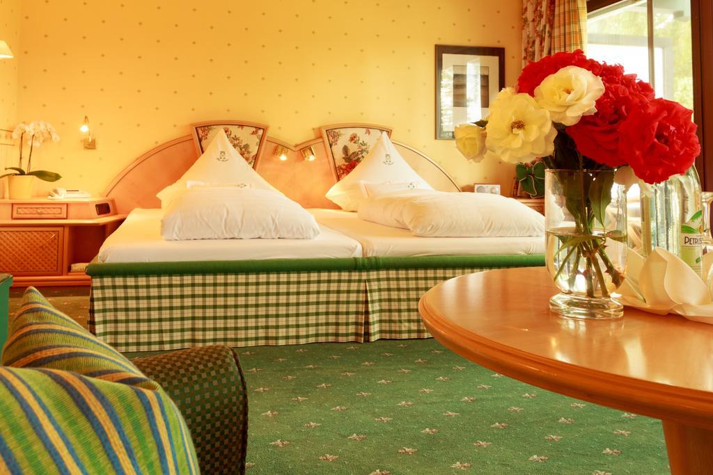 Garden-Hotel Reinhart Prien am Chiemsee Oda fotoğraf